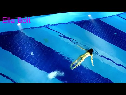 ❤️ म हेर्न रोक्न सक्दिन, जवान गोरा ELLA BOLT रिसोर्ट पूलमा नग्न पौडी खेल्दै समातियो ❤️  ne.rassadakubani.ru मा  ❌